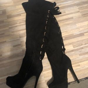 Heel boots